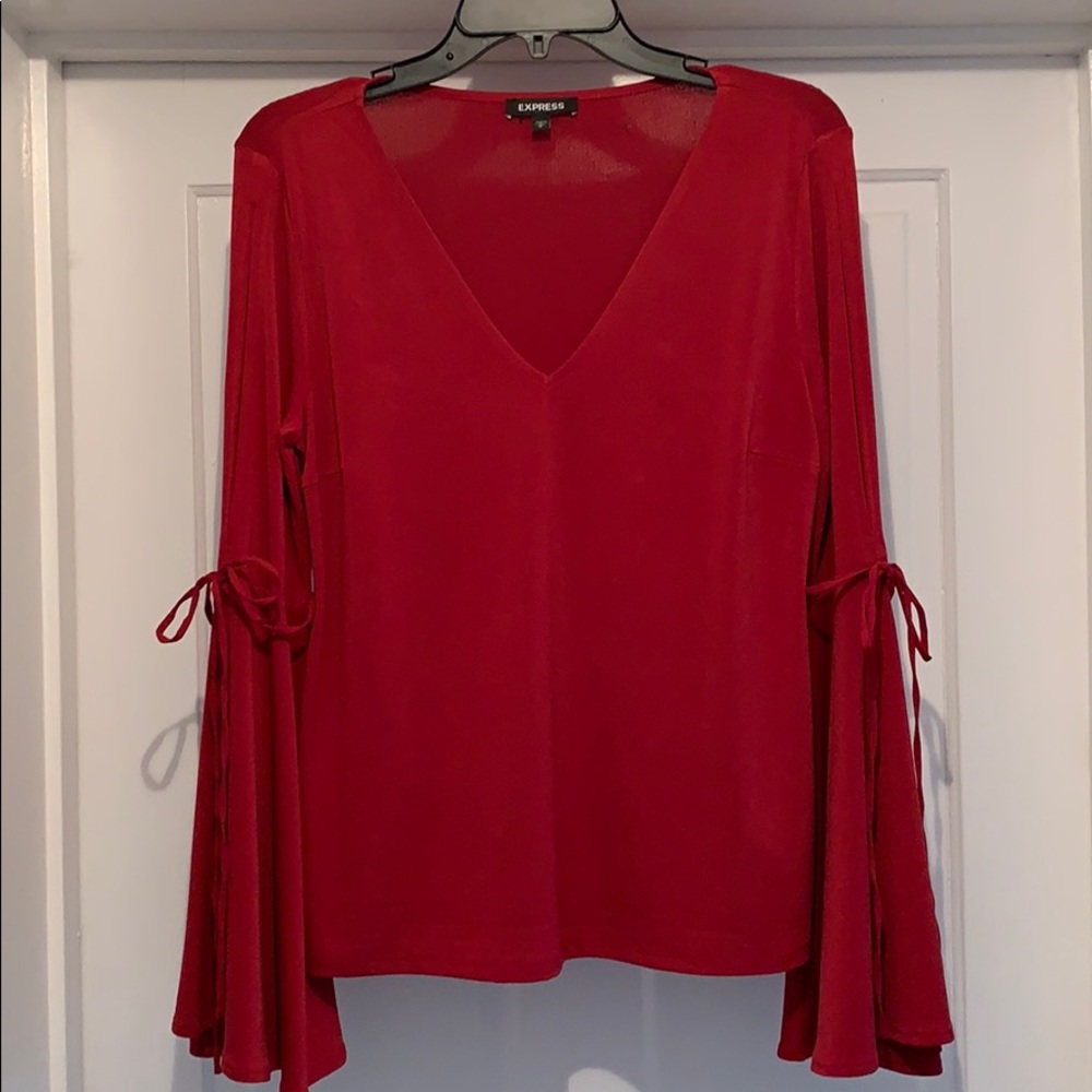 Express Bell Sleeved Top